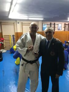 José Luis García recibió el pin de la Federación Melillense