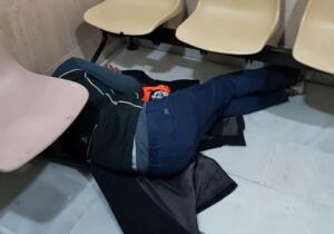 El menor tenía “una mano super hinchada y un dolor muy fuerte”