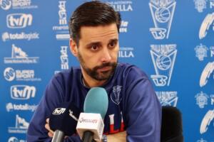 Alcoba, en rueda de prensa