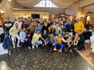 Los miembros de la junta directiva posando junto al consejero de Deportes, Antonio Miranda