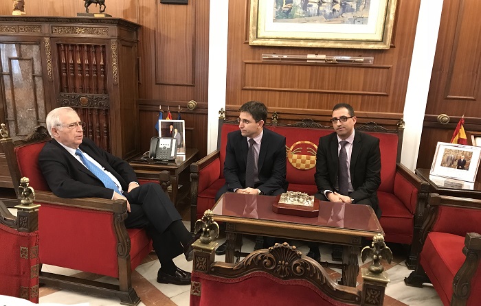 El presidente Imbroda recibió a los directores Joaquín Rodríguez e Iván Grande