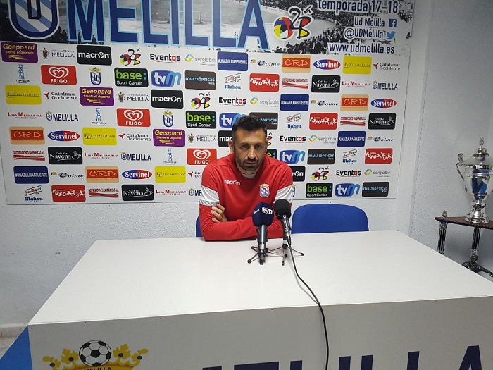 Manolo Herrero, entrenador de la U.D. Melilla, en la rueda de prensa de ayer viernes