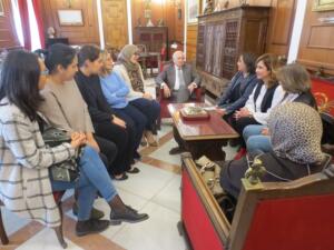 El presidente Imbroda y Paz Velázquez con la Asociación gastronómica Rusadir 21