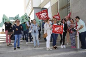 Los alumnos, atentos a las palabras de Fernando Portillo