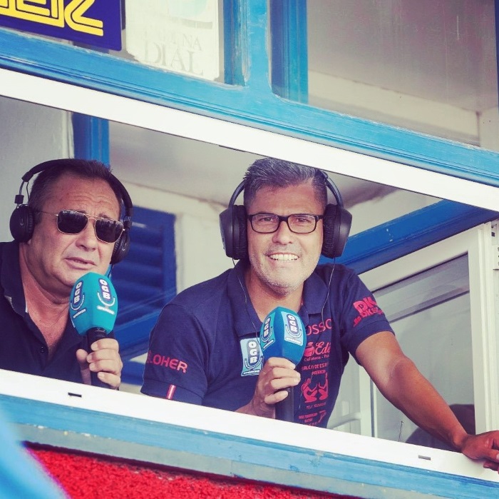 Óscar Giménez compartiendo retransmisión deportiva con Felipe Fuertes
