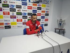 Manolo Herrero, entrenador de la U.D. Melilla, compareció ayer en rueda de prensa