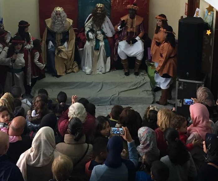 Los Reyes Magos visitan la sede de la Asociación Melilla Acoge