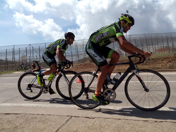 Santiago Montoya y Alejandro Díez son dos de los ciclistas favoritos al triunfo final