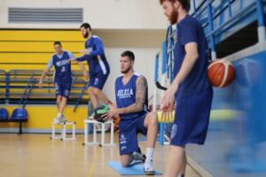 Todos los jugadores participaron ayer en esta primera sesión de la semana