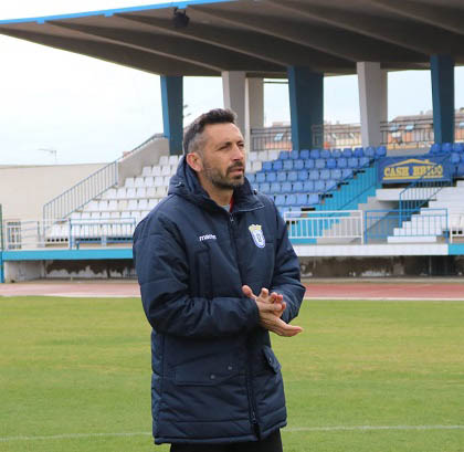 Manolo Herrero, entrenador de la U.D. Melilla