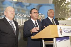 Juan Antonio Vera (Unesco), el viceconsejero Mateo y el vocal de arte Melik Diouri Benjelul