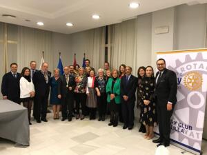 Imagen de la directiva del Club Rotary en Melilla con Luis Santos, gobernador del Distrito rotario
