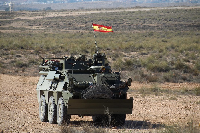 Las unidades en el campo de maniobras y tiro en Viator (Almería)