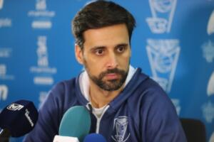 Alejandro Alcoba, ayer durante su comparecencia de prensa