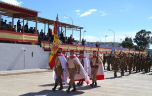 Imagen de archivo de un desfile de militares en Melilla