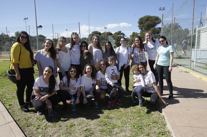 Diferentes alumnos del Campus de Melilla disfrutando de las actividades en el Fuerte