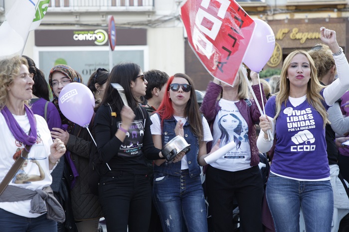 Imagen de la concentración de ayer en la Plaza Menéndez Pelayo por el día de la Mujer
