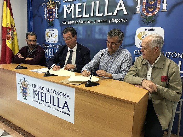 Firma del acuerdo entre el consejero Miranda y la SMEM