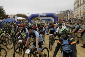 Salida de los ciclistas