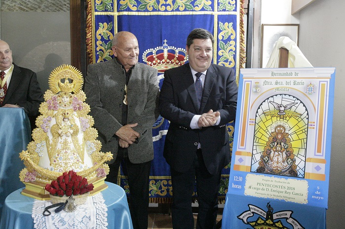 El Hermano Mayor de la Hermandad del Rocío, Juan Eladio Cerrato, junto a Francisco Díaz