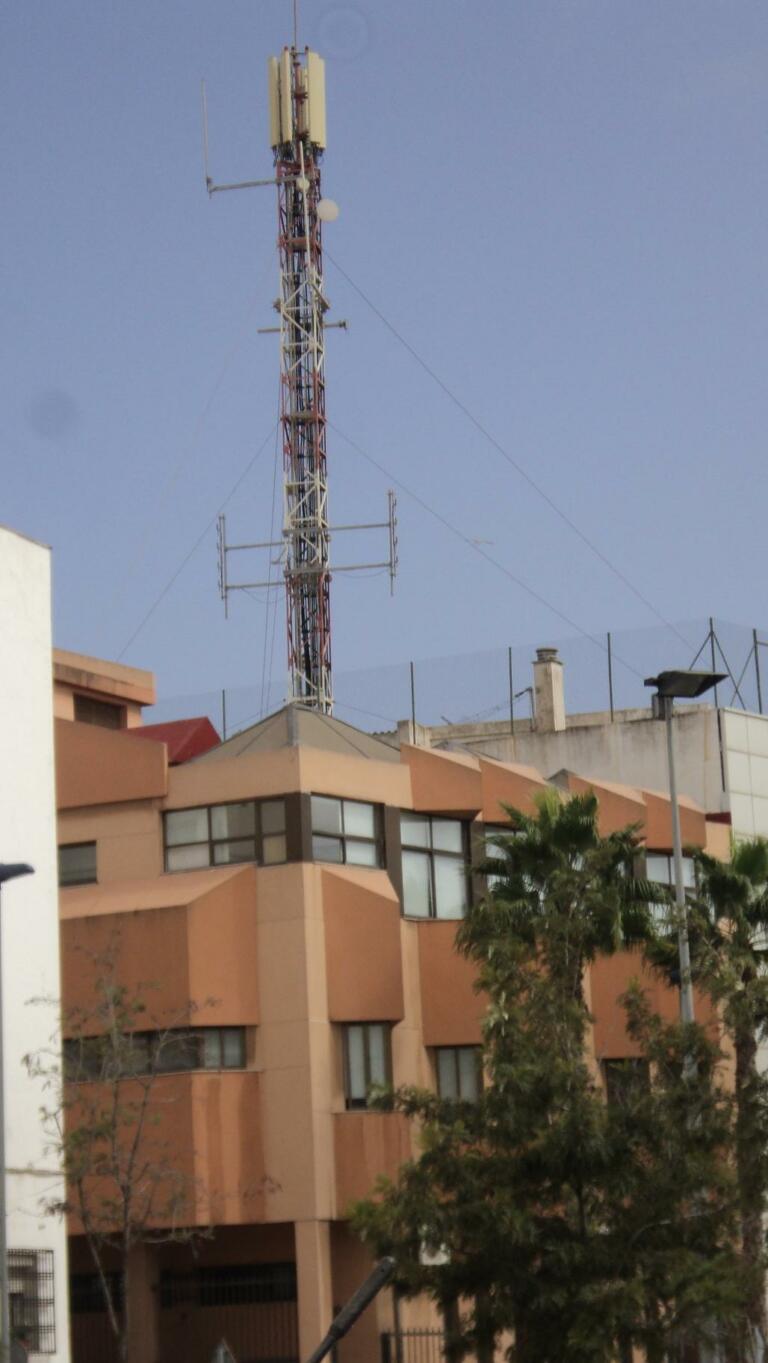 Demandan que se doten de los medios suficientes, en forma de antenas o lo que sea preciso, para que la cobertura telefónica llegue a toda Melilla con calidad