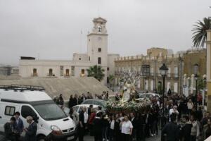 La tradición de la Divina Pastora se inició en 1703, cuando según las crónicas, la virgen ataviada de pastora se apareció a fray Isidoro de Sevilla