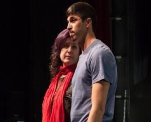 Manu Arrarás ensayando junto a Mari Carmen Gálvez