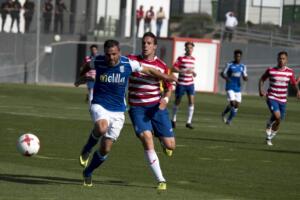 Richi, en una acción del partido de ayer