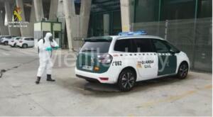 Los dos coches son un Mercedes Benz E 220 D, alquilado, y un Renault Clio robado