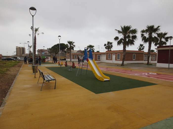 El presidente de la Ciudad Autónoma, Juan José Imbroda, y el consejero Manuel Ángel Quevedo, acudieron ayer a inaugurar este nuevo parque