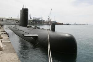 El submarino ‘Tramontana’ atracado en la antigua estación marítima de Melilla