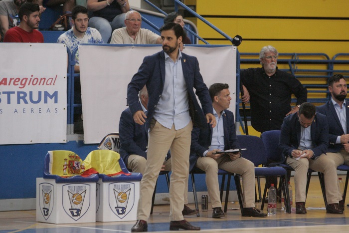El entrenador del Melilla Baloncesto confía en poder ganar mañana al conjunto barcelonés