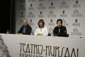 El director de la Semana de Cine, Moisés Salama, Fadela Mohatar y Miguel Ángel Oeste ayer