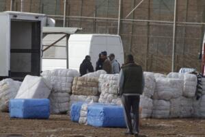 Medio Ambiente se limita a expedir la autorización a todos los vehículos de más de 3.500 kg que quieran realizar un transporte de mercancías, ya sea de carácter público o privado, sin limitación en el número, como ocurre con los taxis