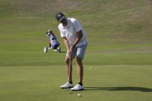 Javier Guerrero pateando la bola en un anterior torneo
