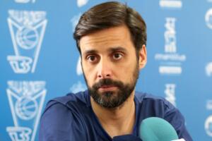 Alejandro Alcoba, ayer durante su comparecencia ante los medios de comunicación