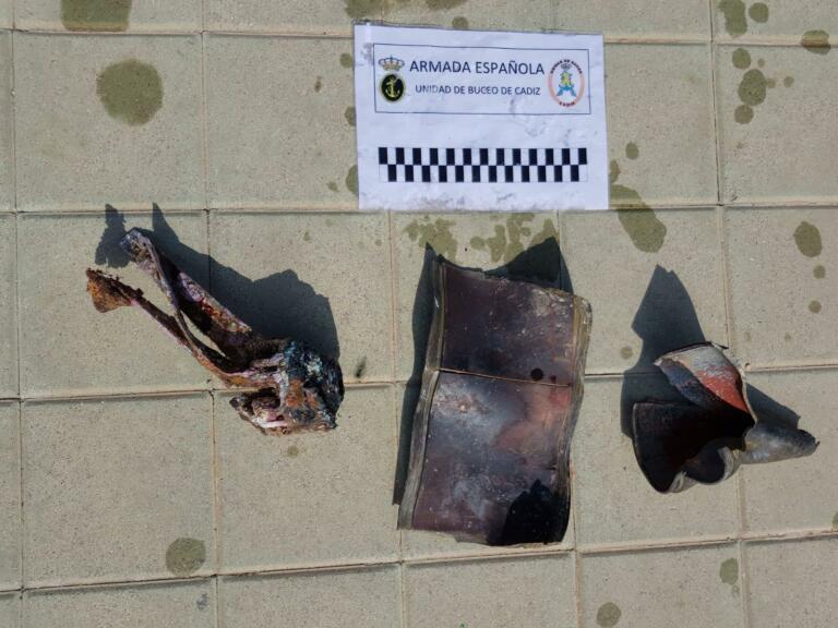 El artefacto fue localizado por el GEAS, que avisó al Centro de Operaciones y Vigilancia de Acción Marítima de la Armada (COVAM) en Cartagena