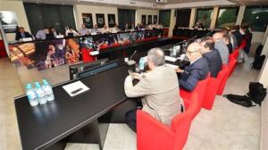 En el acto se realizaron tres votaciones, sin que en ninguna se llegase a un acuerdo