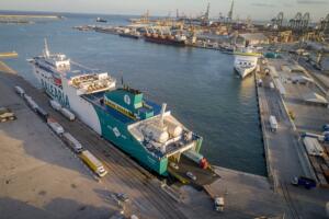 El 'Bahama Mama' se encargará de realizar las travesías entre Almería y Nador