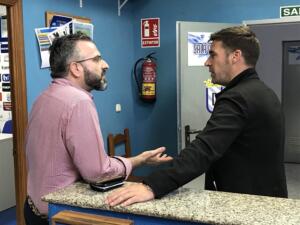 Nada más llegar al club, el nuevo entrenador se entrevistó con el presidente, Luis Manuel Rincón