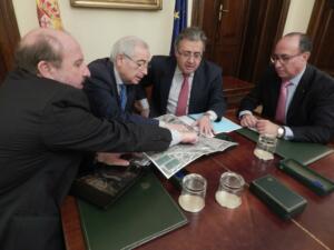 El ministro Zoido, con Imbroda, Barkani y Quevedo, tratando mejoras en la frontera de Melilla