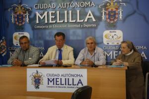 Momento de la firma con los centros concertados