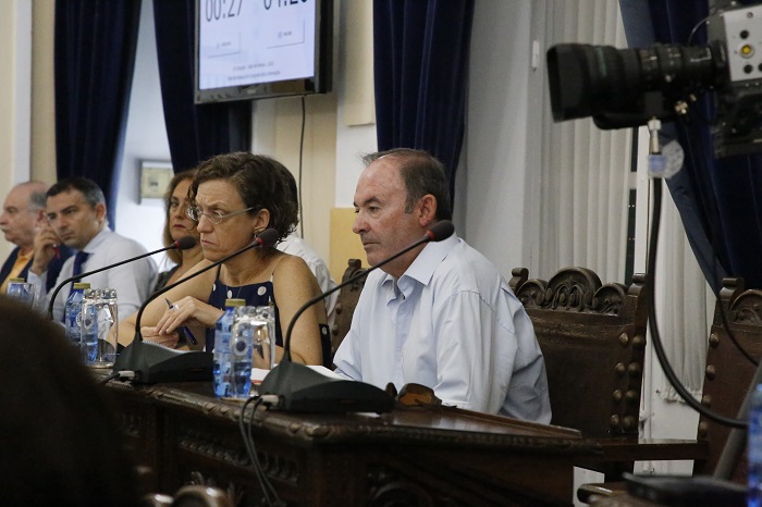 Los diputados del PSOE, Gloria Rojas y Francisco Vizcaíno
