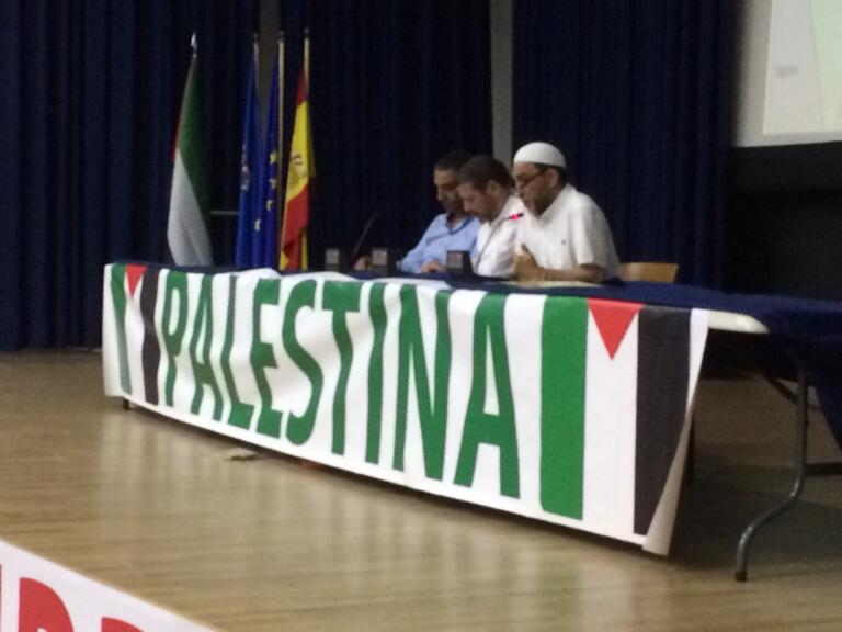 Abdelkader Mohamed Ali, ex-eurodiputado por IU, en la mesa con Mustafa Aberchán (CPM)