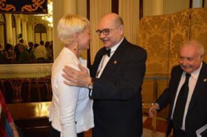 Antonio Garrido con la pintora Larisa Sarria