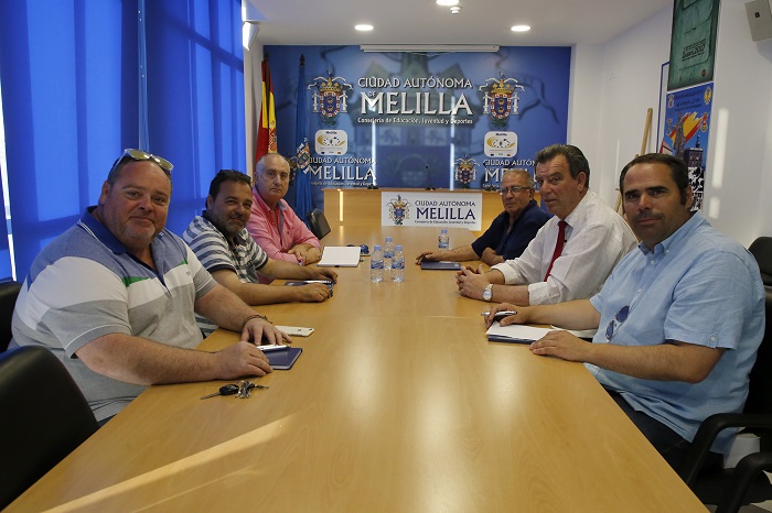 Comisión de la Asociación de la Prensa Deportiva de Melilla que visitó al consejero de Deportes, Antonio Miranda