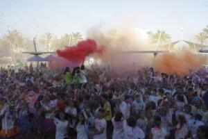 Fotografía de la II Color Run realizada el año pasado en la Plaza Multifuncional de San Lorenzo