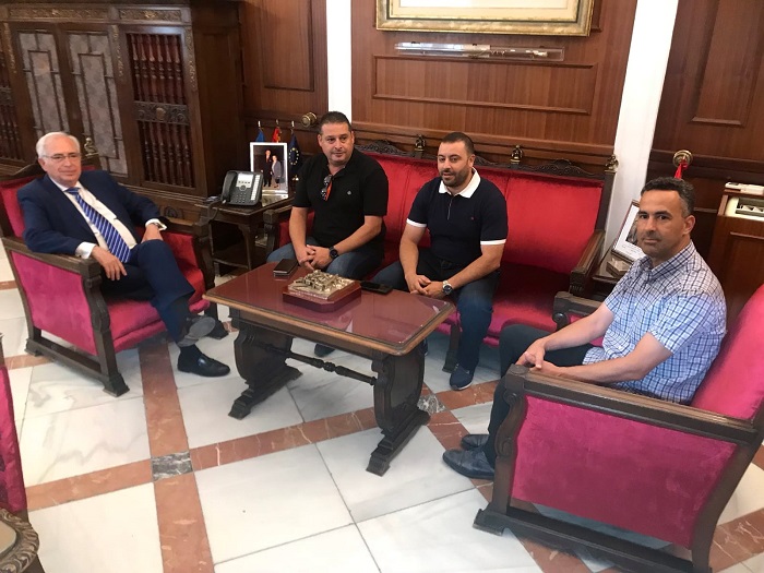 La Asociación Unificada de Guardias Civiles de Melilla reunida con el presidente de la Ciudad, Juan José Imbroda