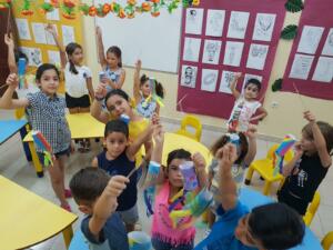 El final del curso escolar y el inicio de las vacaciones del verano no han sido óbice para que decenas de niños perfeccionaran y aprendieran inglés en British