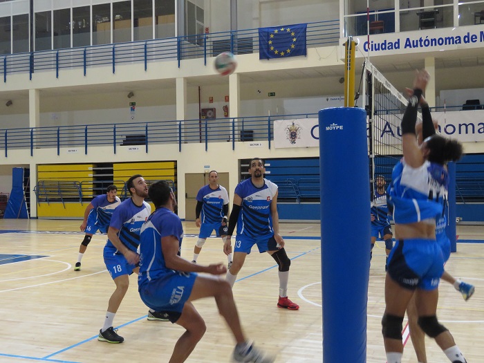Imagen de uno de los entrenamientos del Club Voleibol Melilla